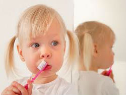Чистка зубов ребенка 3-6 лет